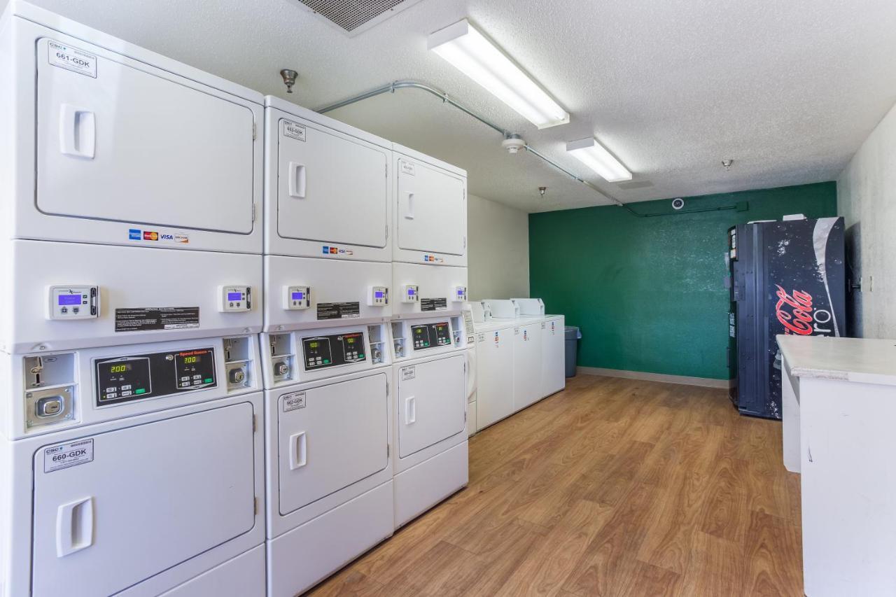 Hometowne Studios By Red Roof Nashville - Airport/Briley Pkwy Bagian luar foto