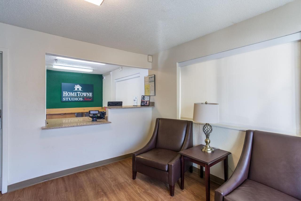 Hometowne Studios By Red Roof Nashville - Airport/Briley Pkwy Bagian luar foto