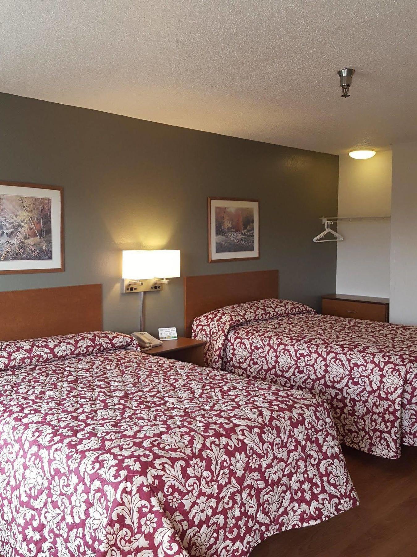 Hometowne Studios By Red Roof Nashville - Airport/Briley Pkwy Bagian luar foto